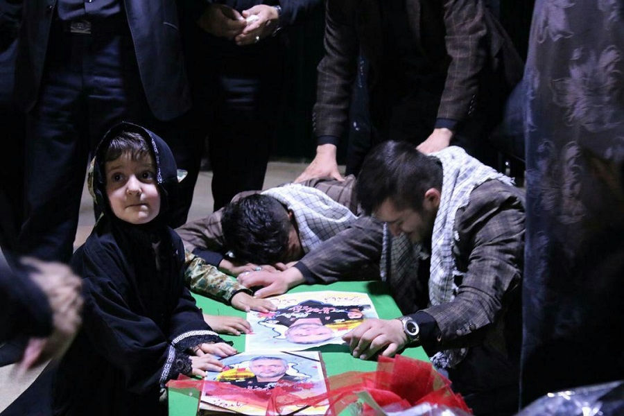 وداع خانواده محمدرضایی با پیکر شهید &laquo;حمید محمدرضایی&raquo;