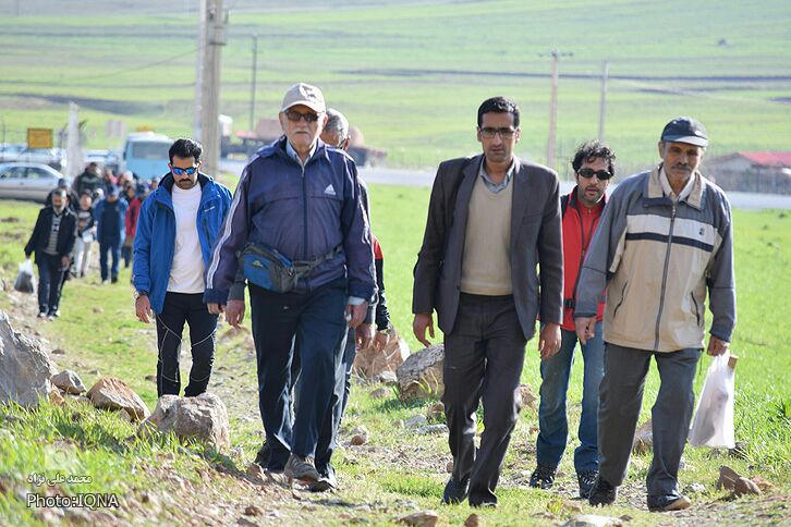 جشن درخت&zwnj;کاری با حضور هیئت کوهنوردی لرستان
