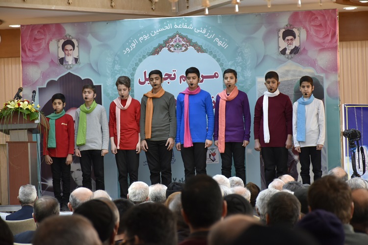 تقدیر از پدران و مادران شهدا در همدان