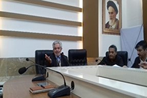 قرآن، پیشوای عملی و فکری زندگی مسلمانان باشد