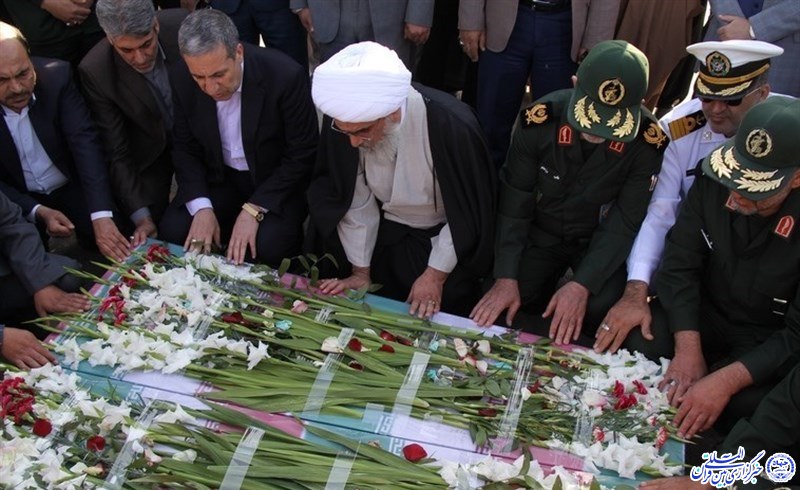 پیکر سه شهید دفاع مقدس در بوشهر تشییع شد