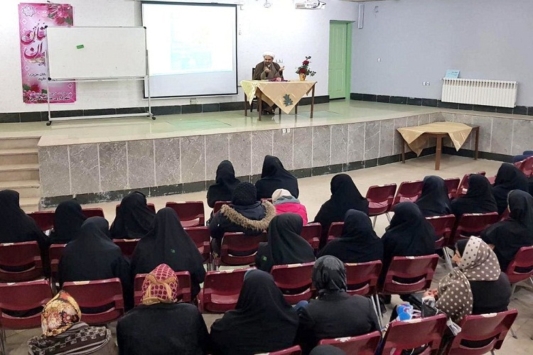 جلسه نقد و بررسی کتاب &laquo;همتایی قرآن و اهل بیت&raquo; برگزار شد