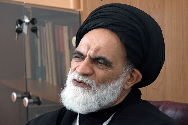 تشویق نامناسب در مساجد مغایر با فرهنگ اسلامی است