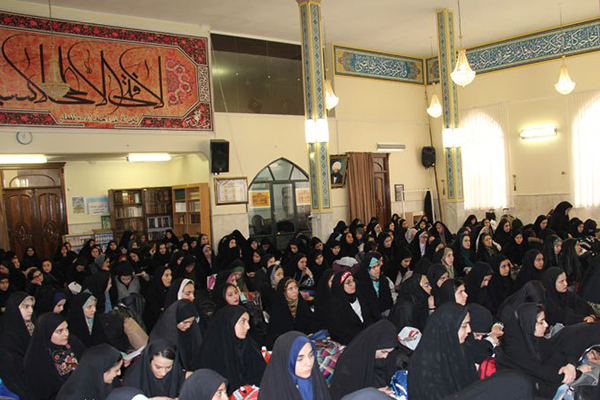 دانشجویان دختر دانشگاه‌های اردبیل به مناطق عملیاتی جنوب اعزام شدند