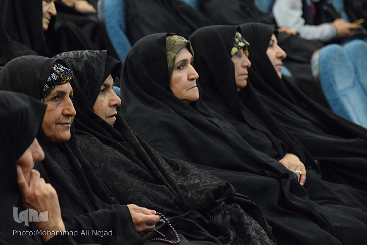 همایش &laquo;مادران و همسران شهدا&raquo; در خرم&lrm;آباد برگزار شد