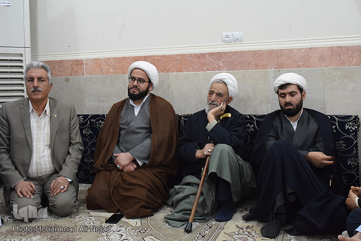 فعالان نماز شرکت توزیع نیروی برق لرستان تجلیل شدند فعالان نماز شرکت توزیع نیروی برق لرستان تجلیل شدند