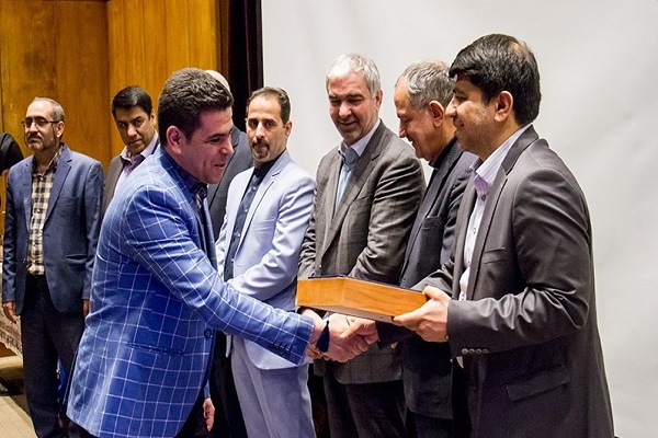 تقدیر از مدیر اجرایی گردشگری جهاددانشگاهی همدان