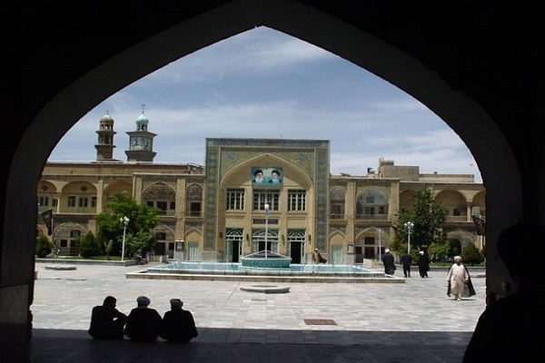 اجرای گام دوم انقلاب رسالت حوزه علمیه است