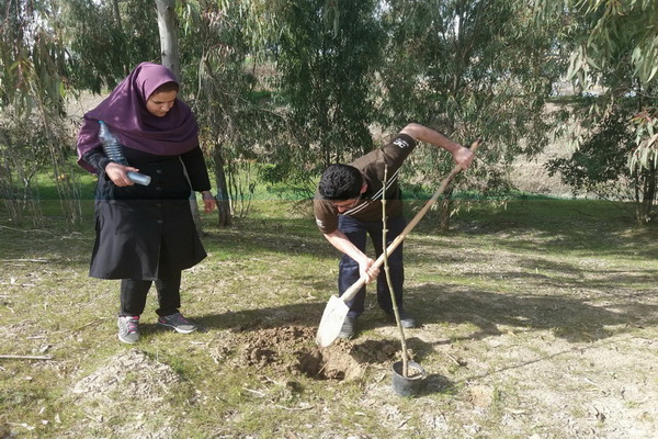 گزارش تصویری نهالکاری اعضای جهاد دانشگاهی در بهار ۴۰ سالگی انقلاب گزارش تصویری نهالکاری اعضای جهاد دانشگاهی در بهار ۴۰ سالگی انقلاب
