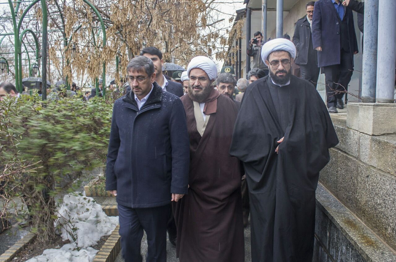 حضور امام جمعه جدید همدان در مزار شهدا