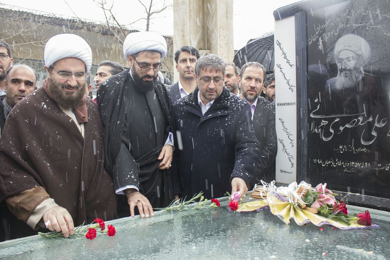 حضور امام جمعه جدید همدان در مزار شهدا
