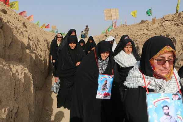 گزارش تصویری حضور خانواده شهدا در مناطق عملیاتی جنوب