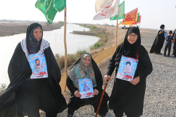 گزارش تصویری حضور خانواده شهدا در مناطق عملیاتی جنوب
