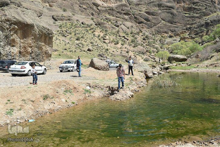 آبشار طلایی؛ یکی&zwnj;از جاذبه&zwnj;های گردشگری خرم&zwnj;آباد