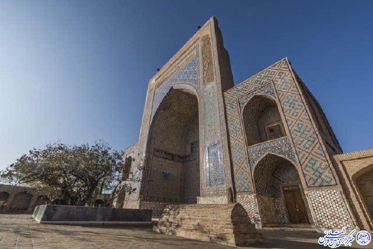 مزار مولانا ابوبکر تایبادی شاهکار هنر معماری در شرق خراسان رضوی است