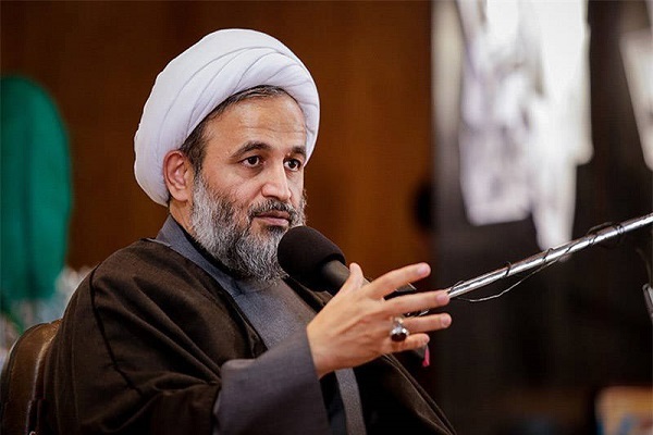 برخی مسئولان دچار یأس و ناامیدی شده&zwnj;اند/بعضی فیلم&zwnj;های دفاع مقدس تابوت شهدا را به رگبار می&zwnj;بندد