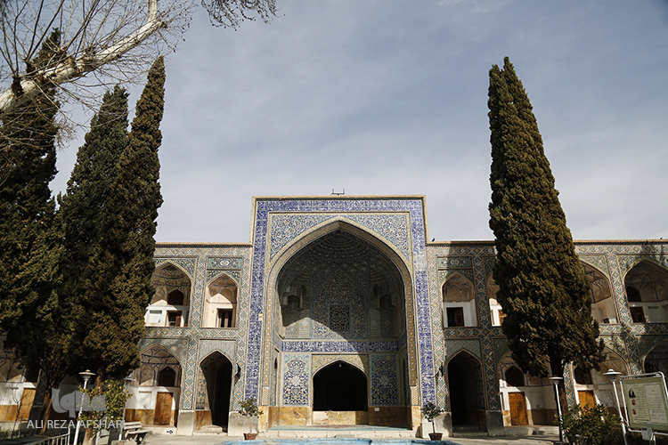 مدرسه ی صدر علمیه امام صادق (صدر چهار باغ)
