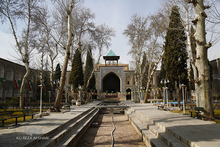 مدرسه ی صدر علمیه امام صادق (صدر چهار باغ)