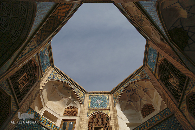 مدرسه ی صدر علمیه امام صادق (صدر چهار باغ)