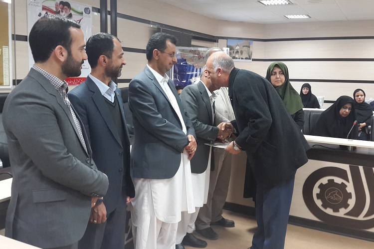 تصاویری از اختتامیه مسابقات قرآن فنی‌وحرفه‌ای زاهدان