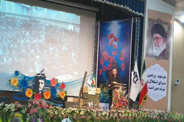 جامعه، نیازمند فرهنگ ایثار و ازخودگذشتگی است جامعه، نیازمند فرهنگ ایثار و ازخودگذشتگی است