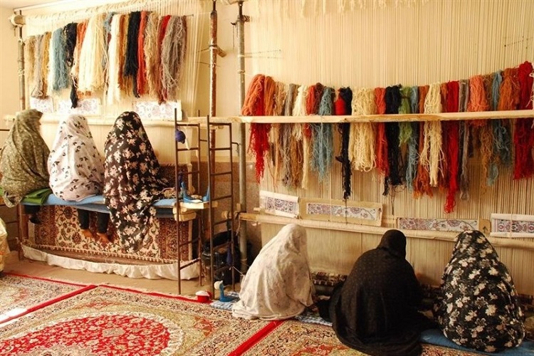 بافت 1148 تخته فرش توسط مددجویان کمیته امداد خراسان&zwnj;شمالی