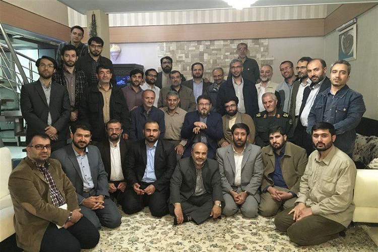 دیدار فعالان فرهنگی همدان با چهره برتر هنر انقلاب اسلامی دیدار فعالان فرهنگی همدان با چهره برتر هنر انقلاب اسلامی