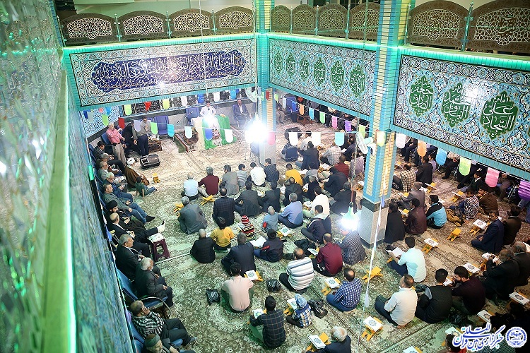 تجلیل از پیشکسوتان قرآنی مشهد در محفل قرآنی شب میلاد مهدی آل محمد(ص)