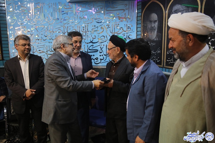 تجلیل از پیشکسوتان قرآنی مشهد در محفل قرآنی شب میلاد مهدی آل محمد(ص)