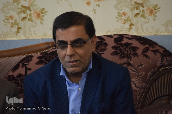 دیدار جمعی از هنرمندان با شهید زنده لرستان دیدار جمعی از هنرمندان با شهید زنده لرستان