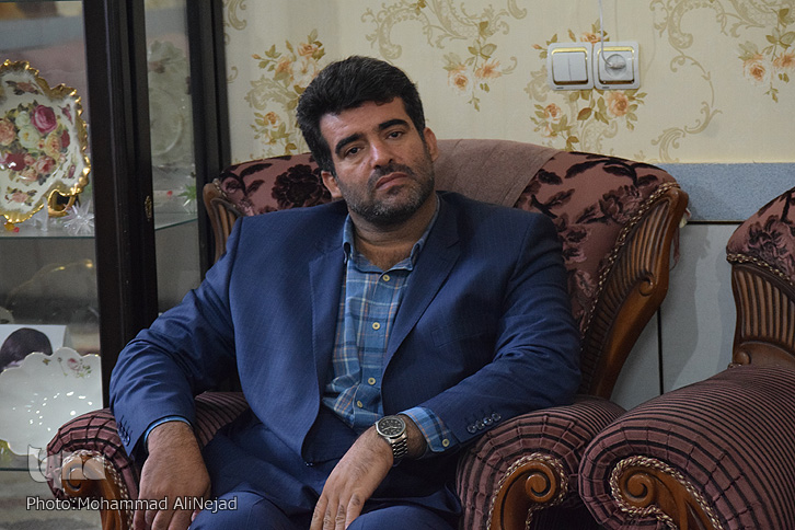 دیدار جمعی از هنرمندان با شهید زنده لرستان دیدار جمعی از هنرمندان با شهید زنده لرستان