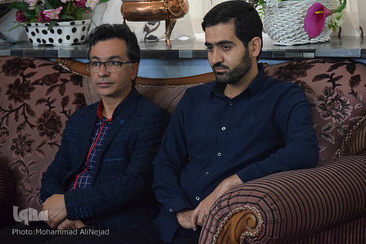 دیدار مسئول سازمان بسیج هنرمندان و سرپرست آموزش و پرورش لرستان با شهید زنده لرستانی دیدار مسئول سازمان بسیج هنرمندان و سرپرست آموزش و پرورش لرستان با شهید زنده لرستانی
