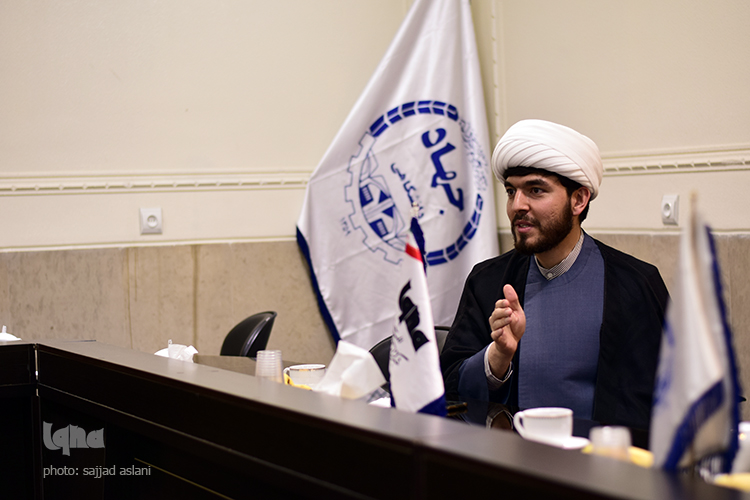 مطهری، درصدد احیای اندیشه و تفکر اسلامی بود/ مطهری قابل نقد است