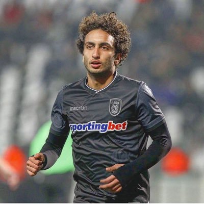 قرآن‌خواندن ستاره سوپرلیگ فوتبال یونان+عکس
