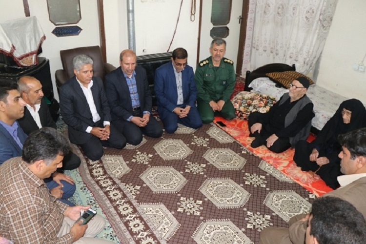 دیدار سرپرست آموزش و پرورش لرستان با خانواده شهید فرهنگی