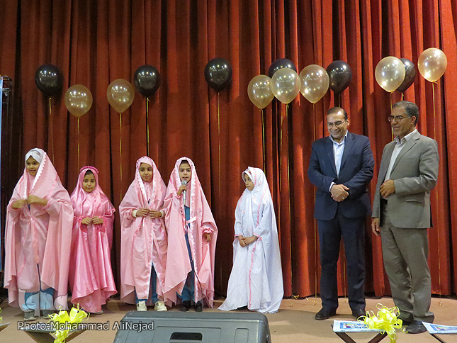 گزارش تصویری جشن شکرگزاری قرآن دانشآموزان دبستان یادگار امام(ره) گزارش تصویری جشن شکرگزاری قرآن دانشآموزان دبستان یادگار امام(ره)