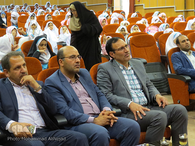 گزارش تصویری جشن شکرگزاری قرآن دانشآموزان دبستان یادگار امام(ره) گزارش تصویری جشن شکرگزاری قرآن دانشآموزان دبستان یادگار امام(ره)