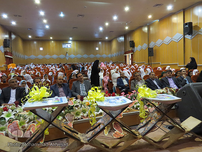 گزارش تصویری جشن شکرگزاری قرآن دانشآموزان دبستان یادگار امام(ره) گزارش تصویری جشن شکرگزاری قرآن دانشآموزان دبستان یادگار امام(ره)