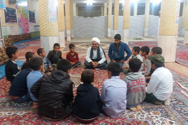 مانع از تأثیرگذاری عملکرد دشمن بر اعتقادات جوانان شویم