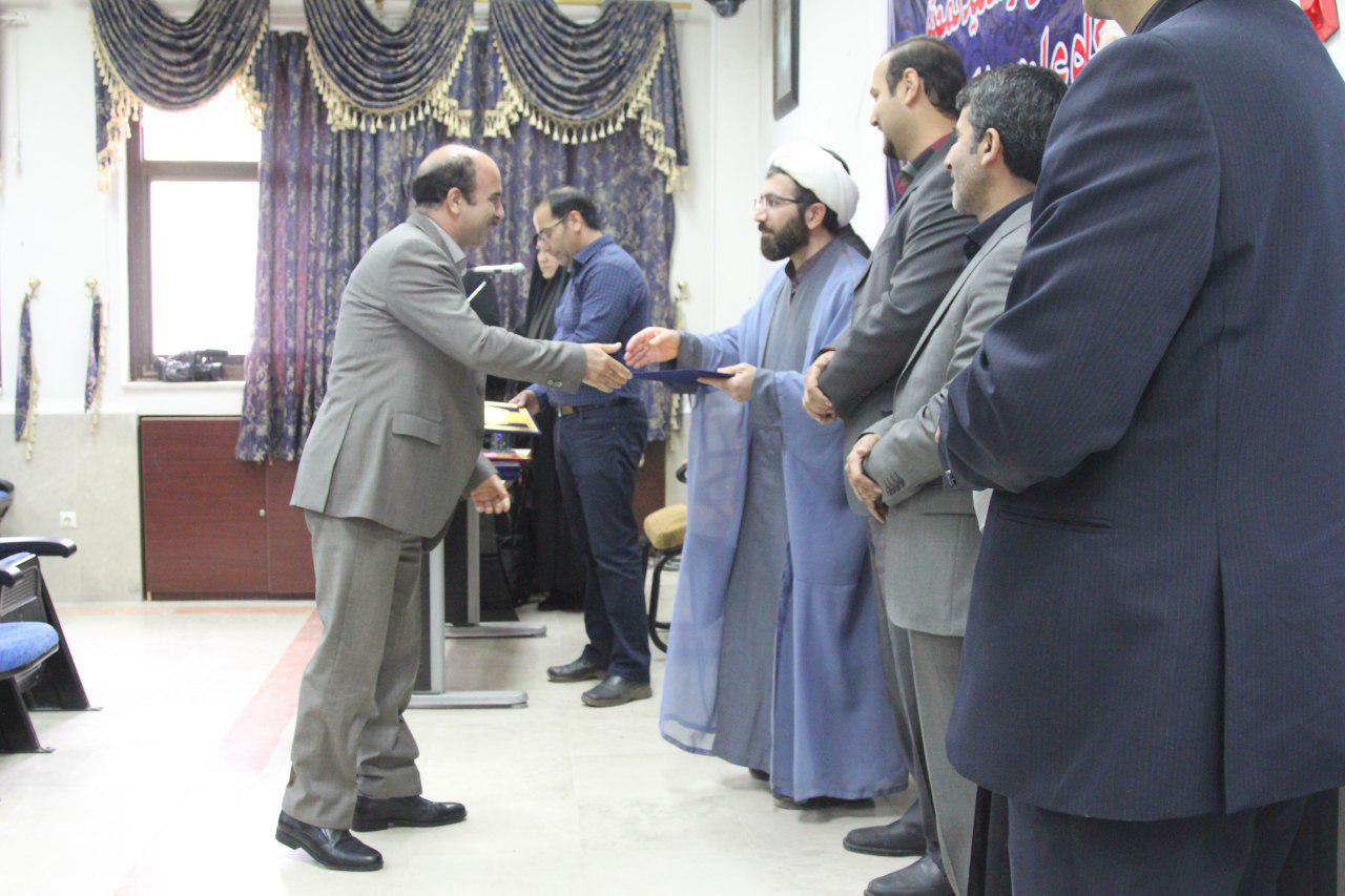 تجلیل از اساتید برتر دانشگاه علوم پزشکی لرستان