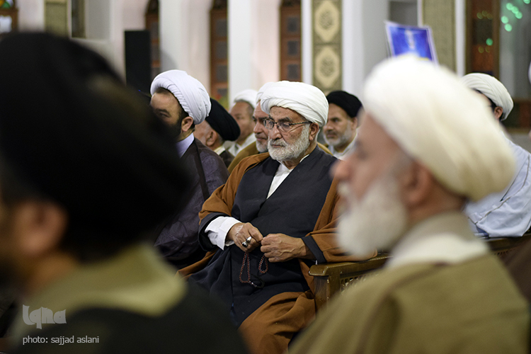 گردهمایی مفسران قرآن و نهج البلاغه با حضور حاج آقا قرایتی و امام جمعه ی اصفهان در روز 3شنبه در حسینیه ی دیانی برگزار شد