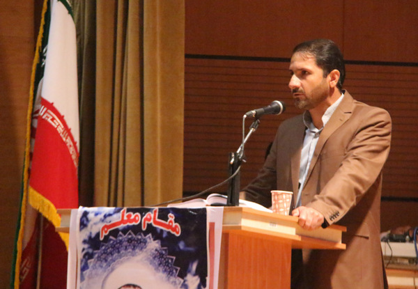 گزارش تصویری همایش بزرگداشت هفته معلم در کوهدشت