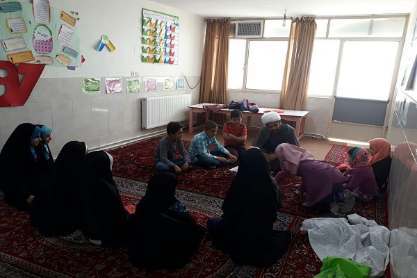 برپایی کلاس «چقدر خدا را میشناسیم» در مؤسسه مهر ولایت برخوار برپایی کلاس «چقدر خدا را میشناسیم» در مؤسسه مهر ولایت برخوار