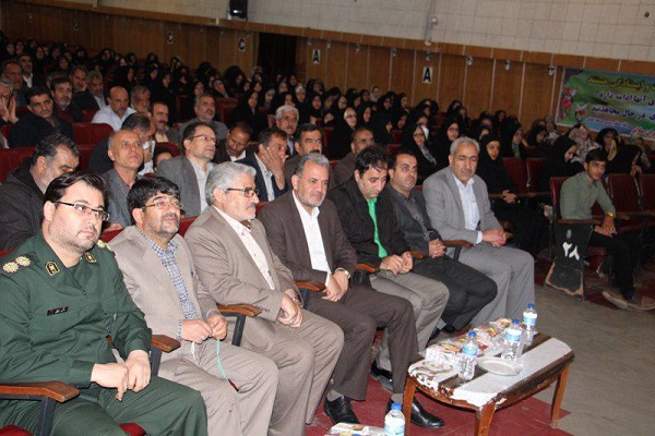 عزت ملت ایران به برکت ایستادگی جانبازان و شهیدان است
