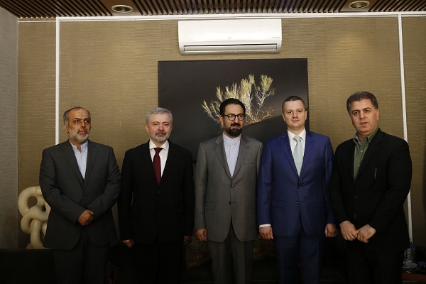 بهترین سفرای ایران، آثار هنری هستند