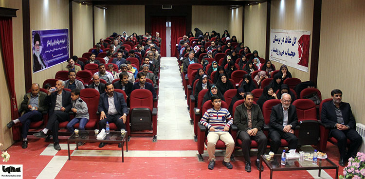 تقدیر از برگزیدگان مسابقات قرآن بنیاد شهید همدان