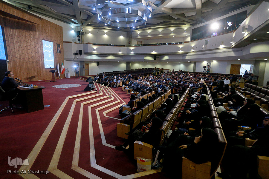 پایان هفتمین کنفرانس الگوی اسلامی ایرانی پیشرفت/ تجلیل از رساله&lrm;های برتر و رونمایی از آثار جدید