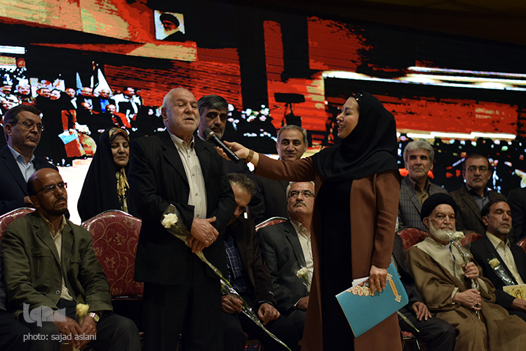 بزرگداشت معلیمین منتخب استان با حضور استاندار اصفهان و رییس امور بین الممل وزارت  در سالن همایش های سیتی سنتر اصفهان در روز 5 شنبه 20/2 برگزار شد