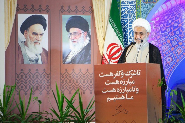 عدم امید به دشمنان و  اعتماد به شیاطینی چون آمریکا ریشه قرآنی دارد