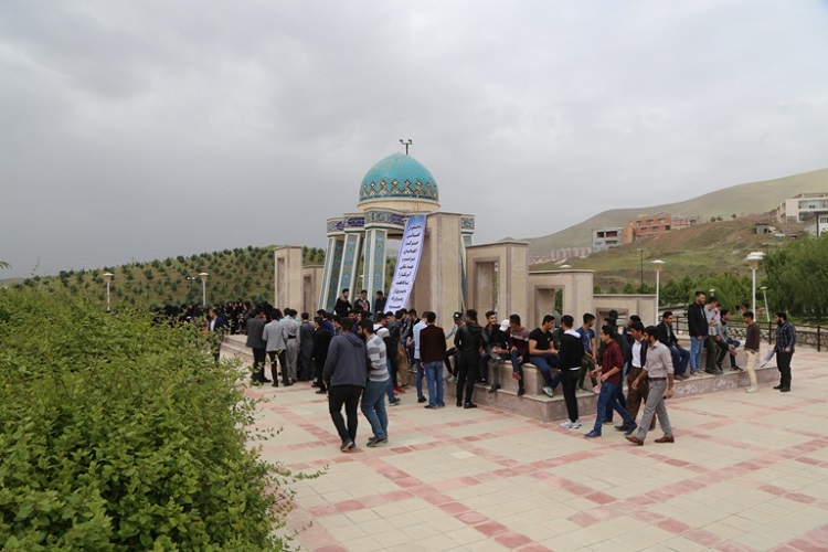 تجمع دانشجویان دانشگاه&zwnj;های کردستان در محکومیت خروج آمریکا از برجام